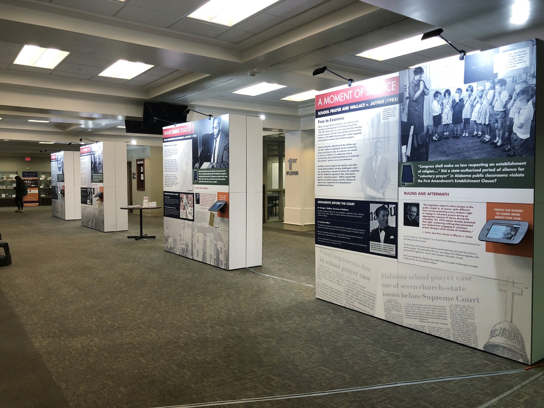 exhibit floor modular traveling exhibit