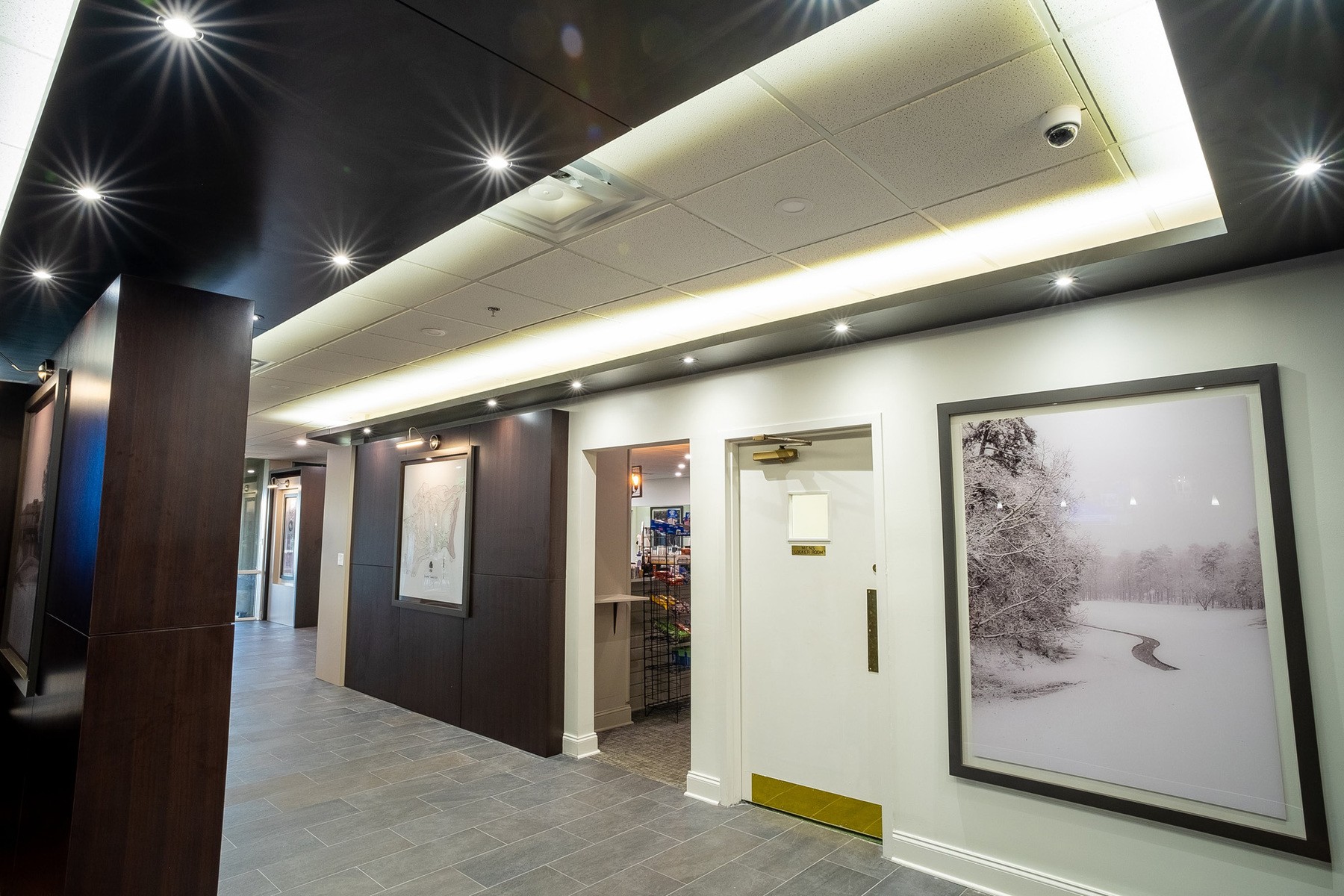 20 Hallway Interior